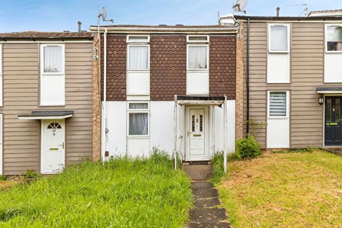 3 Bedroom Terraced House For Sale In Southwood Hill, Northampton, NN4