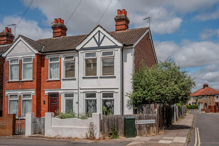 3 Bedroom Semi Detached House For Sale In Springfield Lane, Ipswich, IP1