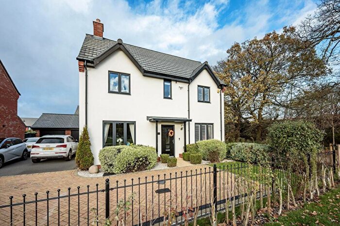 4 Bedroom Detached House For Sale In Pettifer Close, Blythe Valley, Solihull, B90