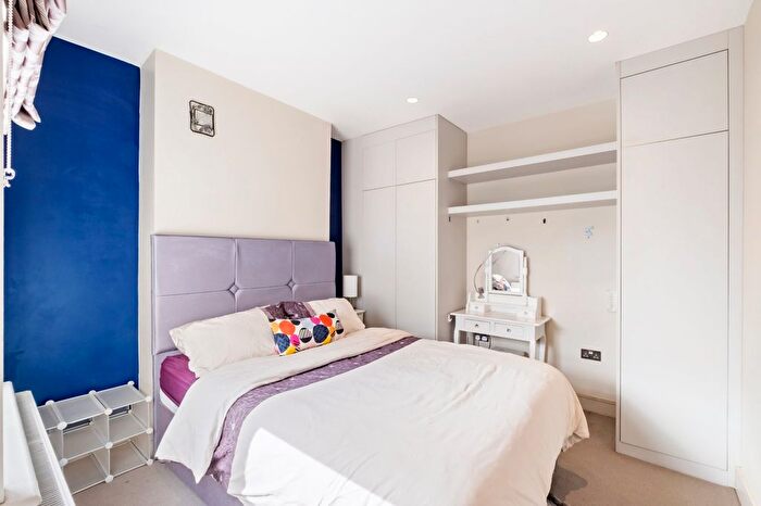 1 Bedroom Flat To Rent In Bronsart Road, Munster Village, SW6