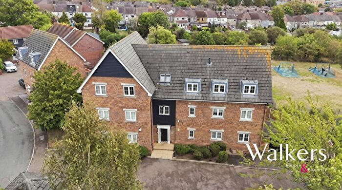 2 Bedroom Flat For Sale In Weymouth Drive, Chafford Hundred, RM16