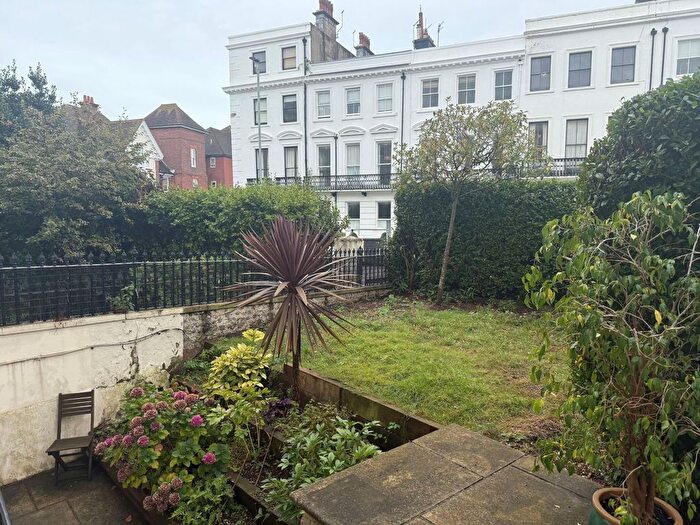 1 Bedroom Flat To Rent In Montpelier Crescent, Brighton, East Sussex, BN1