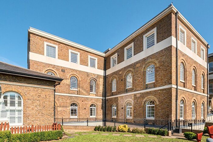 2 Bedroom Flat For Sale In Clerkenwell House, Hilda Road, Southall, UB2