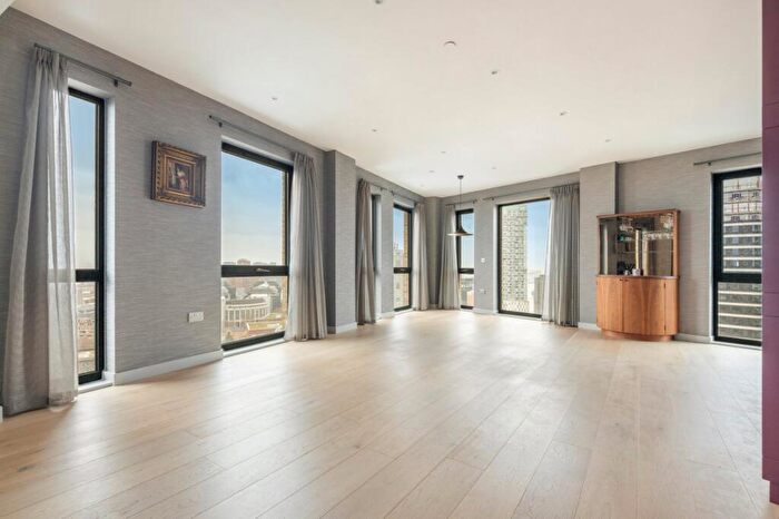 2 Bedroom Flat To Rent In Roosevelt Tower, Williamsburg Plaza, E14