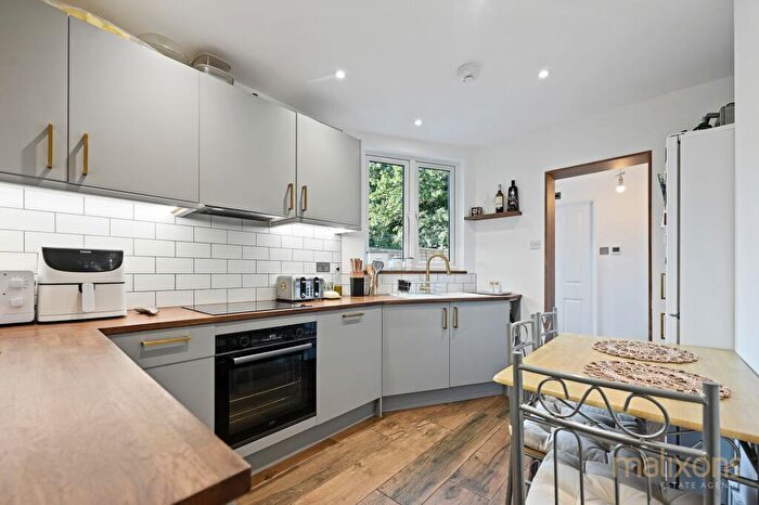 1 Bedroom Maisonette For Sale In Melfort Road, Thornton Heath, CR7