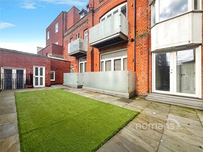 1 Bedroom Flat To Rent In High Street, Maidenhead, Berkshire, SL6