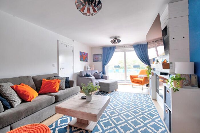 4 Bedroom Town House For Sale In Lindh Road, Heyford, Bicester, OX25