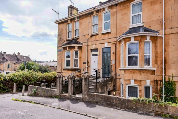 1 Bedroom Flat To Rent In Victoria Terrace, Bath, BA2
