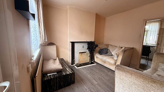 2 Bedroom Terraced House To Rent In London Road, RM17