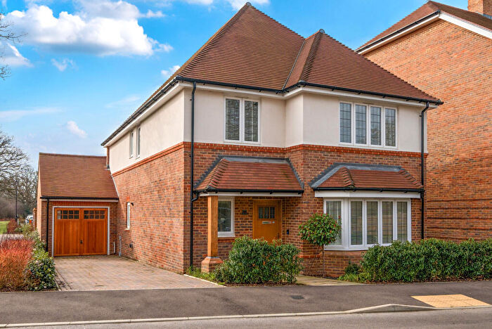 4 Bedroom Detached House For Sale In Lorimer Avenue, Cranleigh, GU6