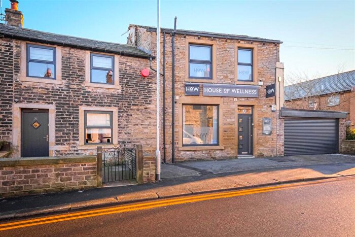 2 Bedroom House For Sale In Towngate, Huddersfield, HD4