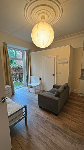 Studio To Rent In Blenheim Gardens, London, NW2