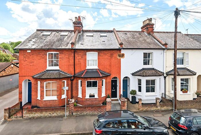 3 Bedroom Terraced House For Sale In Dorchester Road, Weybridge, KT13