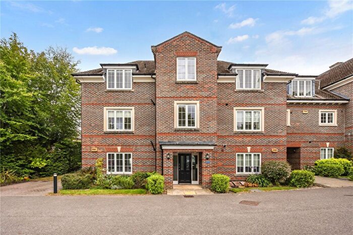 2 Bedroom Apartment For Sale In Chilbolton Avenue, Winchester, Hampshire, SO22