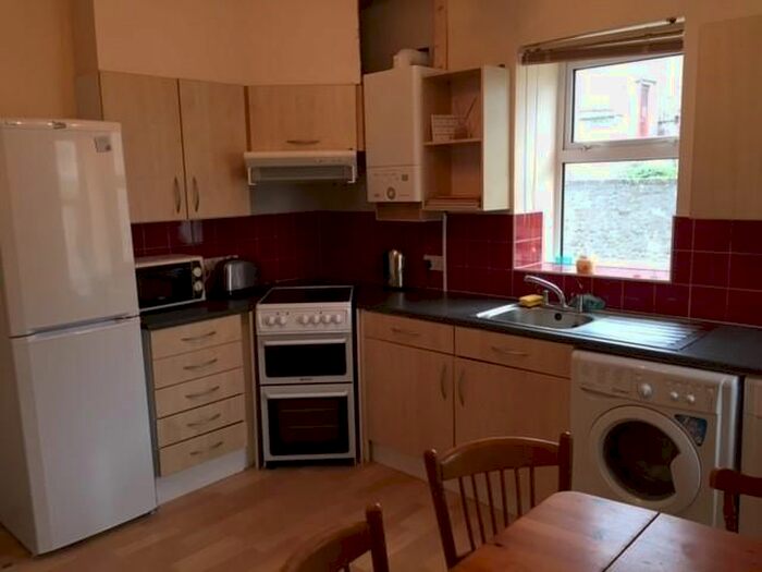 2 Bedroom Maisonette To Rent In Millburn Street, Aberdeen, AB11
