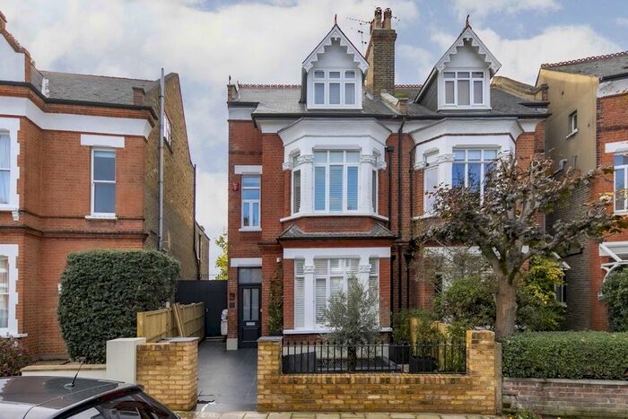 2 Bedroom Flat To Rent In St. Marys Grove, London, W4