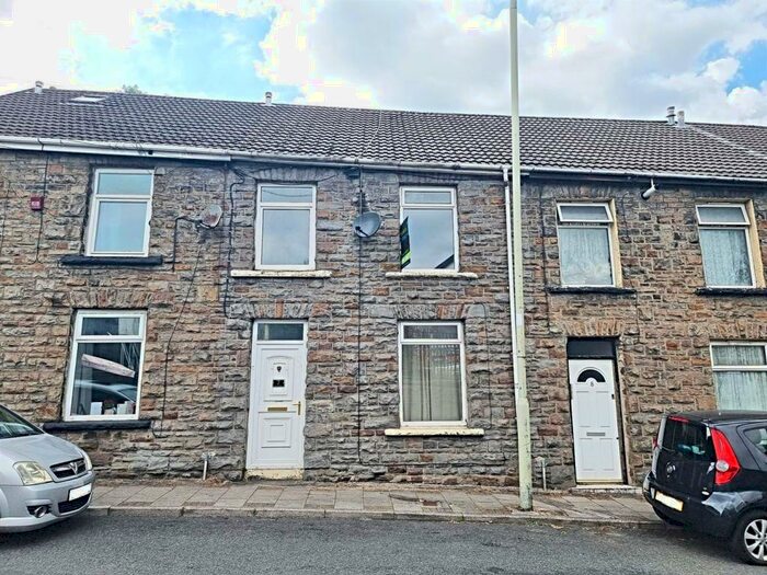 3 Bedroom Terraced House To Rent In Grovefield Terrace, Penygraig, Tonypandy, CF40
