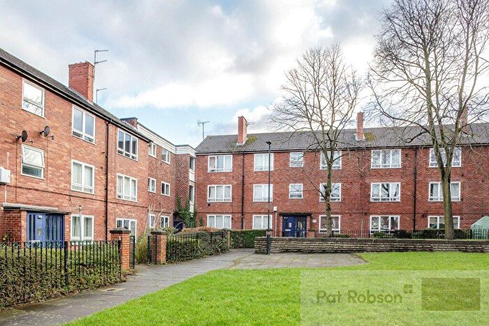 2 Bedroom Apartment To Rent In Craster Square, Regent Farm, Gosforth, Newcastle Upon Tyne, NE3