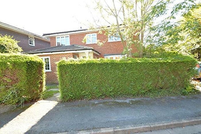 4 Bedroom Detached House To Rent In Bedroom Detached House In Cranleigh, GU6