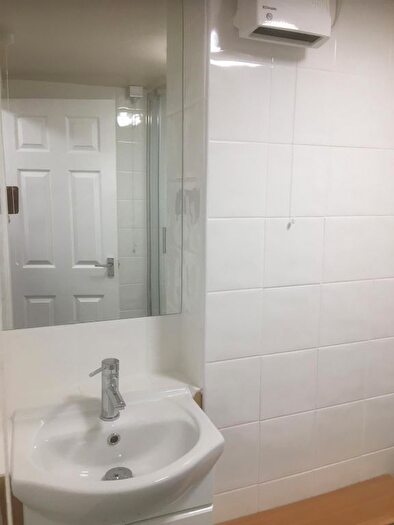 2 Bedroom Flat To Rent In Victoria Road, Burton-On-Trent, DE14