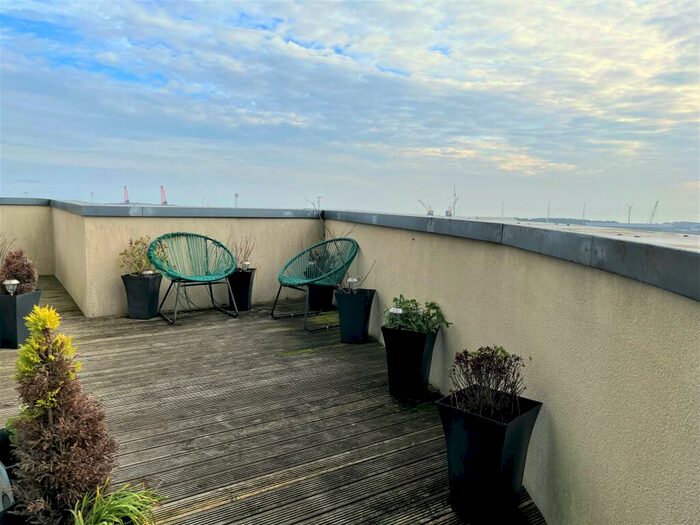 2 Bedroom Apartment To Rent In Kings Road, Swansea, SA1