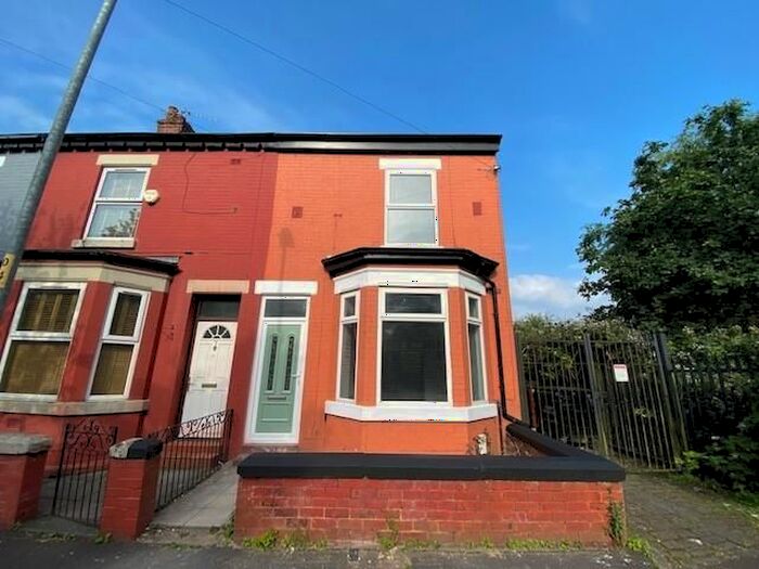 2 Bedroom Property To Rent In Griffin Grove, Levenshulme, Manchester, M19