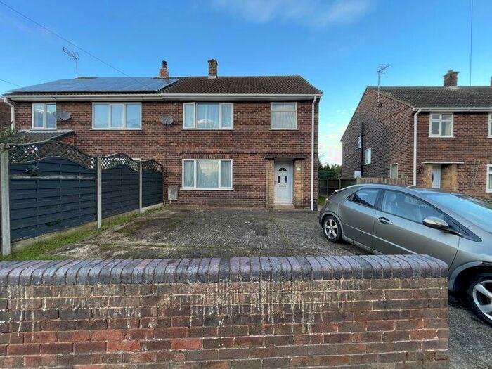 3 Bedroom Semi-Detached House For Sale In Lansbury Road, Bilsthorpe, NG22