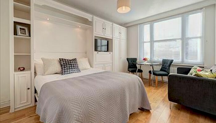 Studio To Rent In Hill Street, Mayfair, W1J