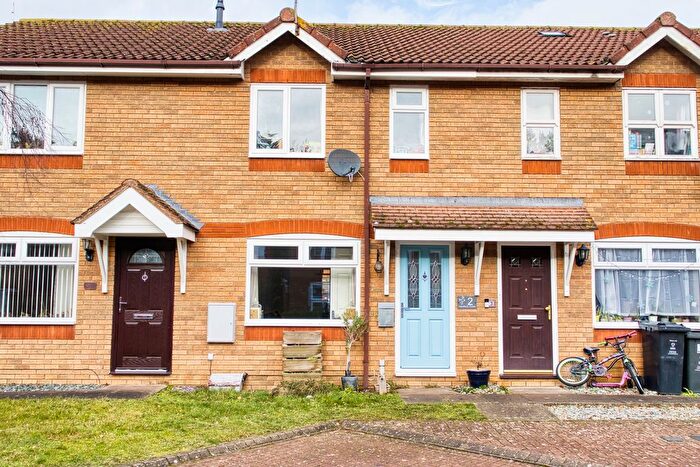 2 Bedroom Terraced House For Sale In Hawfinch Close, Covingham, SN3