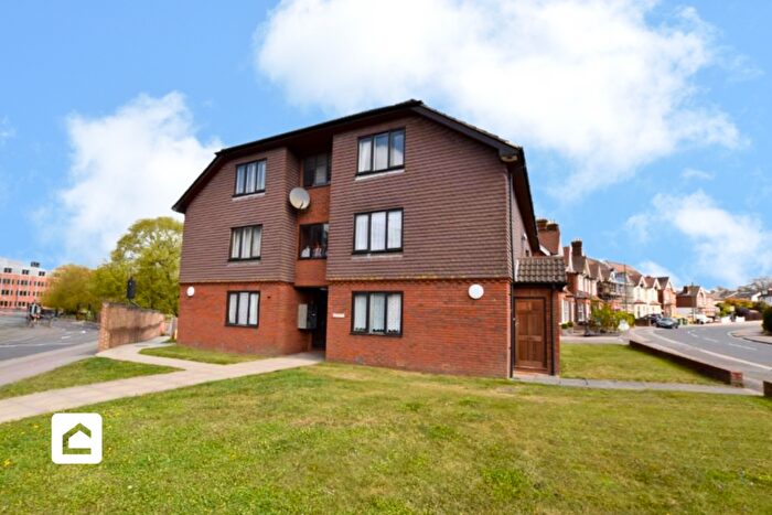 1 Bedroom Flat To Rent In Redhill, Surrey, RH1