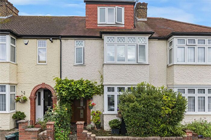 4 Bedroom Detached House For Sale In Pembroke Road, Bromley, BR1