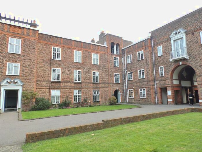 1 Bedroom Flat To Rent In Surbiton Court, Surbiton, KT6