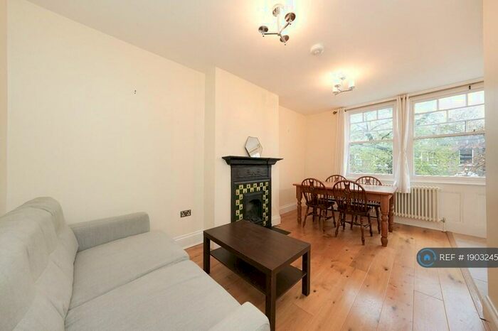 2 Bedroom Flat To Rent In Vanbrugh Hill, London, SE3