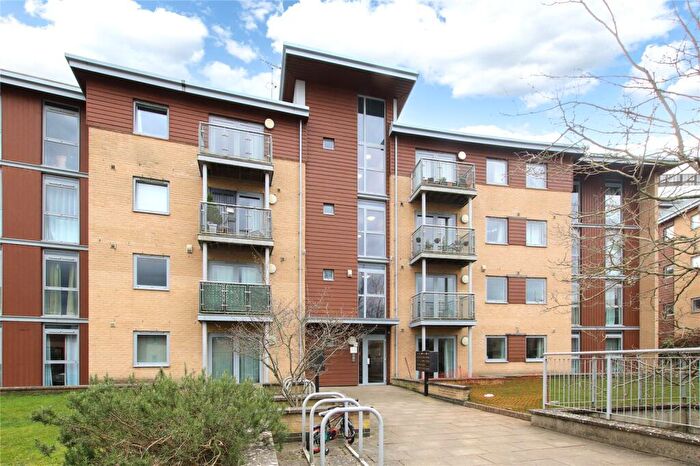 2 Bedroom Apartment For Sale In Kelvin Gate, Bracknell, Berkshire, RG12