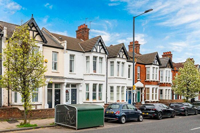 1 Bedroom Flat For Sale In Kilburn Lane, Queen's Park, London, W10