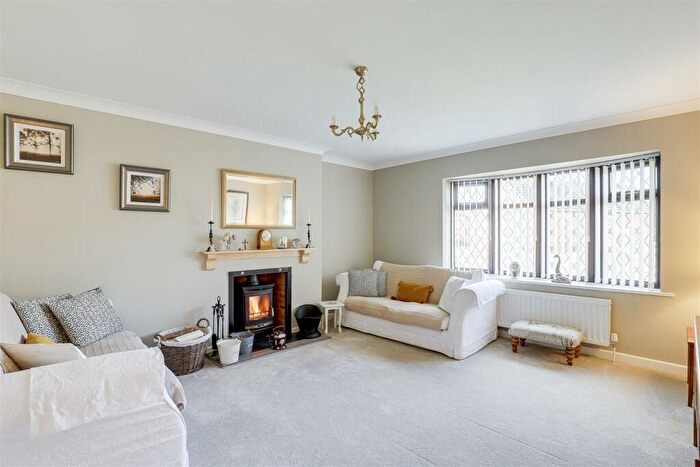 2 Bedroom Detached Bungalow For Sale In The Green, Huthwaite, Sutton-In-Ashfield, Nottinghamshire, NG17
