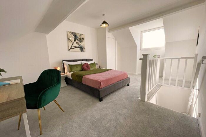 3 Bedroom Terraced House For Sale In Derbyshire Lane, Sheffield, S8