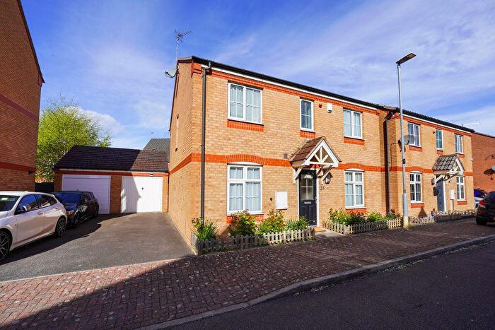 4 Bedroom Detached House For Sale In Clover Way, Syston, Leicestershire, LE7