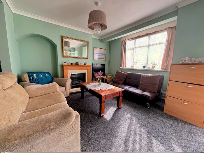 3 Bedroom Semi-Detached House To Rent In New Road, Dagenham, RM10