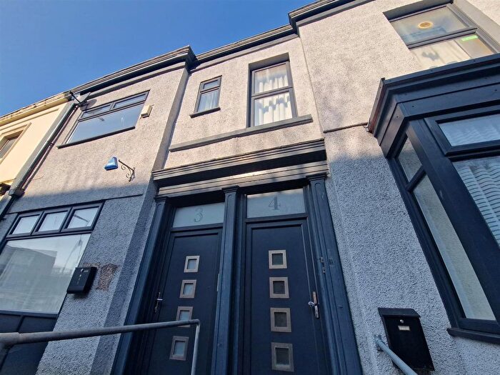 2 Bedroom Flat To Rent In De La Beche Street, Swansea, SA1