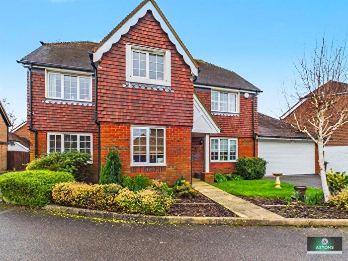 4 Bedroom Detached House For Sale In The Squires, Pease Pottage, Crawley, RH11