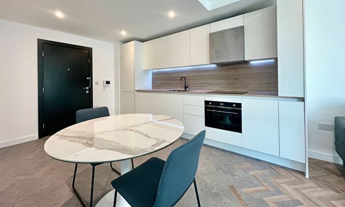 1 Bedroom Flat To Rent In Makers Yard, Skyline Apartments, E3