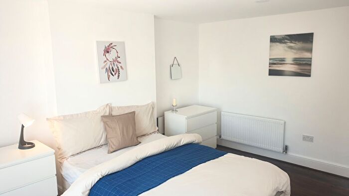 Studio To Rent In New Road, Netherton, DY2