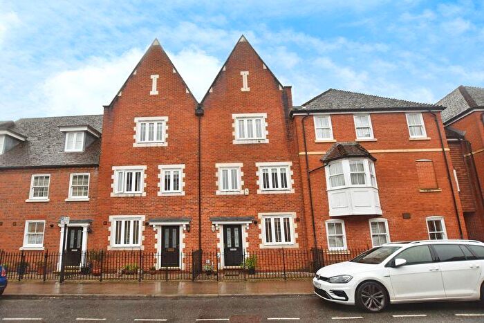 4 Bedroom Town House To Rent In Gigant Street, Salisbury, SP1