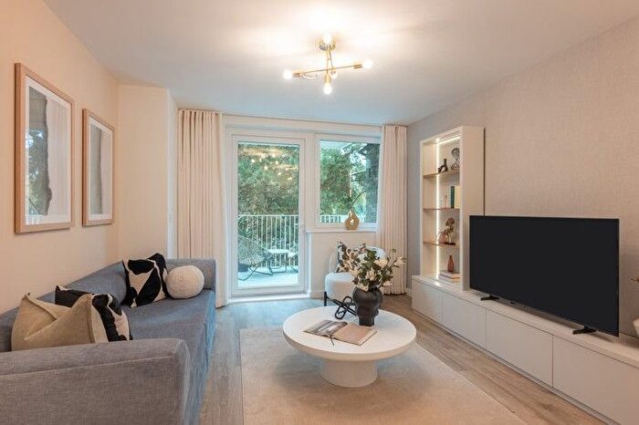 1 Bedroom Flat For Sale In High Street, Southall, UB1