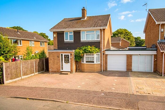 3 Bedroom Link Detached House For Sale In Hunters Close, Blofield, Norwich, NR13