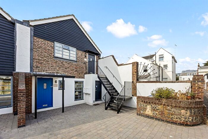 1 Bedroom Flat To Rent In Fishermans Mews, Selden Road, Worthing, BN11