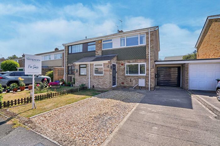 3 Bedroom Semi-Detached House For Sale In Colwell Drive, Witney, OX28