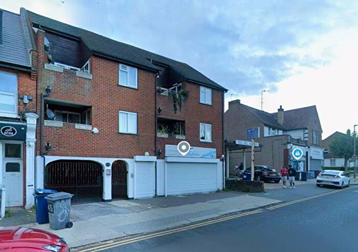1 Bedroom Apartment To Rent In Daws Lane, Mill Hill, London, NW7
