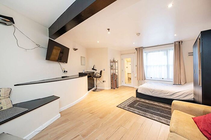 1 Bedroom Studio For Sale In Swinton Street, King's Cross, London, WC1X